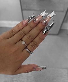 Nail Inspo Mid Length, Nail Designs Mid Length, Nails After Acrylics, Quinceanera Nails, December Nails, Hippie Nails, Glamour Nails, Nails Design With Rhinestones