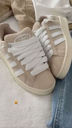 Adidas Campus Shoes, Pretty Sneakers, Shoes For School, Adidas Campus 00s, Dr Shoes, Trendy Shoes Sneakers, Preppy Shoes, Pretty Shoes Sneakers, Culture Magazine