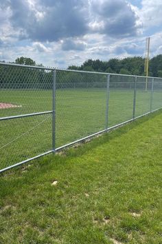 chain link mesh Fence Mesh, Fence Wall Design, Fence Options, Award Ribbons, Gabion Wall, Taper Fade Haircut, Wire Fence, Dog Fence, Chain Link Fence