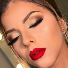 SEJA UMA maquiadora profissional Makeup Bibir, Red Makeup Looks, Maquillage On Fleek, Natural Prom Makeup, Prom Makeup Looks