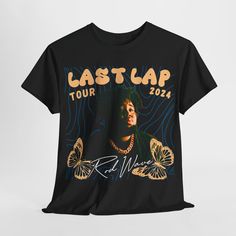 Rod Wave, chemise Rod Wave, T-shirt Rod Wave, produits dérivés Rod Wave, chemise Rod Wave Last Lap Tour, tournée Rod Wave, concert Rod Wave, t-shirt rap, t-shirt hip hop Célébrez votre amour pour Rod Wave avec ce t-shirt exclusif, parfait pour les fans de sa musique soul et les participants de ses concerts et tournées électrisants, y compris la prochaine tournée Last Lap Tour. Embrassez la nostalgie et montrez votre soutien avec cet article essentiel Rod Wave, idéal pour faire sensation lors de Rod Wave Shirt Ideas, Rod Wave Concert, Rod Wave Shirt, Rod Wave, Hip Hop Tee, Rap Tee, Vinyl Shirts, Tour Shirt, Mens Street Style