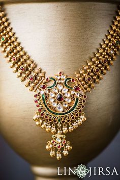 Mid length chain collection Gujrati Wedding, Bride Design, Temple Jewelry Necklace, Gold Temple Jewellery, Antique Gold Jewelry Indian, Indian Wedding Inspiration, Pearl Jewelry Design