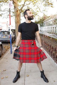 ROYAL STEWART TARTAN KILT for sale Fitted Scottish Pleated Skirt, Scottish Style Fitted Pleated Skirt, Red Scottish Style Fitted Bottoms, Red Tartan Fitted Bottoms, Punk Kilt, Modern Kilts, Royal Stewart Tartan, Kilt Outfits, Gala Party