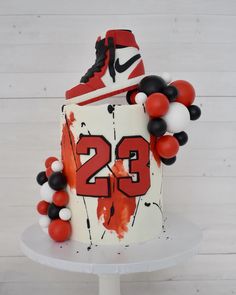 a birthday cake decorated to look like a basketball jersey with the number twenty two on it