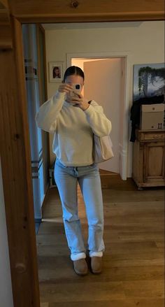 Outfit With Uggs, Mode Zara, Oufits Casual, Cold Outfits, Outfit Inspo Casual, Swaggy Outfits