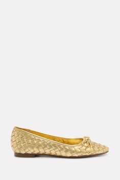 Chic and eye-catching, these gold ballet flats by Schutz are crafted in woven metallic leather with a squared toe and bow detail. Wear them with your favorite dresses or wide leg jeans. Gold Ballet Flats, Confident Style, Brand Style Guide, Fashion 101, Shoe Size Conversion, Metallic Leather, Favorite Dress, Work Fashion, Bow Detail