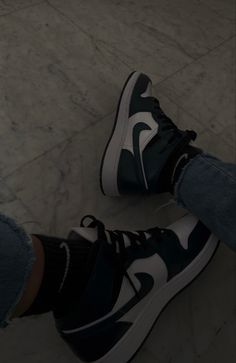 Air Force Jordans, Jordan Mid, Denzel Curry, Shoes Wallpaper, White Nike Shoes, Black And White Nikes, Pretty Shoes Sneakers, All Nike Shoes, Mirror Selfie Poses