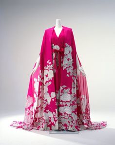 Chrysanthemum Pyjamas Hanae Mori, 1966 Cocktail Suit, Japanese Fashion Designers, Kimono Design, Women Artists, Couture Designers, Women Art, College Fashion, Japanese Women