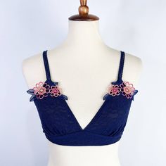 Aerie Blue Lace Flower Embroidered Bralette Size Medium Retro Look New Without Tags Boho Hippy Flower Child Floral Blue Summer Bra For Vacation, Blue Summer Vacation Bra, Blue Lace Trim Bra For Summer, Blue Lace Trim Bra For Spring, Blue Lace Flower, Shrug For Dresses, Aerie Bras, Hippie Flowers, Nightgowns For Women