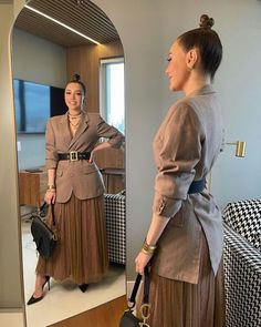 Blazer Outfits Casual, Stylish Work Attire, Woman Suit Fashion, Elegante Casual, Classy Work Outfits, Fashionista Clothes, Stylish Work Outfits, Modest Fashion Outfits, Looks Chic