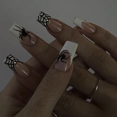 uñas hallowen, diseño de uñas, inspiraciós, uñas bonitas, uñas coquette, uñas, Simple Small Nails Designs, Halloween Acrylic Nail Ideas, Simple Square Halloween Nails, Short Spiderweb Nails, Almond Nails Designs Dark, Spider French Tip Nails, Short Square Acrylic Nails Halloween, Halloween Nails Acrylic Square, Spooky Season Nails Acrylic