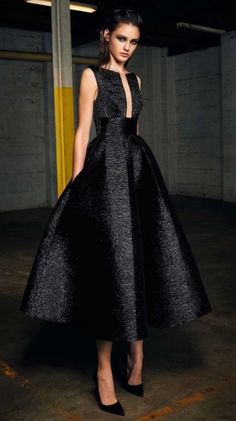 black tie Reformation Wedding, Summer Formal, 파티 드레스, Alex Perry, Wedding Outfits, Gorgeous Gowns, Guest Outfit