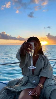 Manifestation Aesthetic photos | champagne on the water | what are you manifesting? Black Girls Luxury Lifestyle, Motivation Poster, Girls Vacation, Photographie Portrait Inspiration, Rich Girl Lifestyle