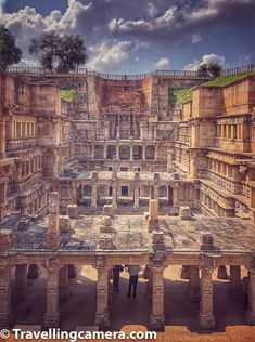 an old photo of the ruins of a building