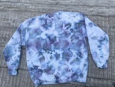 Hand Dyed Long Sleeve Blue Sweatshirt, Hand Dyed Blue Long Sleeve Sweatshirt, Blue Hand-dyed Long Sleeve Sweatshirt, Blue Hand Dyed Long Sleeve Sweatshirt, Pretty Body, Tie Dye Crewneck Sweatshirts, Tie Dye Outfits, Chemical Reactions, Body Mods