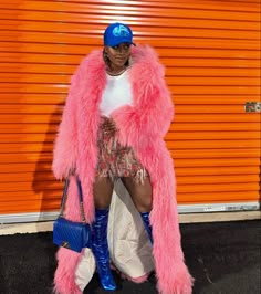 Blue Faux Fur Coat Outfit, Pink Fur Coat Outfit, Fur Coat Outfits, Faux Fur Coats Outfit, January Fashion, Flamboyant Fashion, Pink Friday, Glamour Style