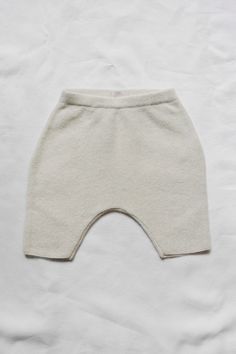 MAKIE Cashmere Pants Gema - Ice - High Quality Baby Cashmere Pants Cozy Cashmere Bottoms For Winter, Cozy Cashmere Bottoms For Fall, Winter Cashmere Bottoms, Beige Cashmere Bottoms For Loungewear, Cozy Cashmere Lounge Bottoms, Winter Cotton Soft Knit Bottoms, Winter Soft Knit Cotton Bottoms, Cashmere Pants, Baby Unisex