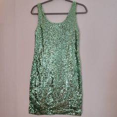 Rue 21 Womens Mini Summer Party Dress, All Over Sequined, Sleeveless Fully Lined, Shimmering Sparkles Size Medium Light Green Polyester Nwt Measurements Available For An Accurate Fit. Thank You. Size: Womens Size Medium Features: Womens Mini Summer Dress, Sequined, Sleeveless Fully Lined, Shimmering Sparkles Condition: New With Tags Please See Photos And Contact Us With Any Questions. We're Always Happy To Combine Shipping. Thank You. Green Summer Party Tank Top, Green Sleeveless Tank Top For Night Out, Green Sequin Summer Dresses, Green Sleeveless Party Mini Dress, Summer Mini Sleeveless Sequined Dress, Fitted Sleeveless Sequin Evening Dress, Green Sleeveless Mini Dress For Party, Green Sequin Sleeveless Dress, Green Sleeveless Sequin Dress