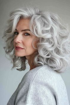 24 Elegant Medium-Length Hairstyles for Older Women in 2024 – CreativeBooster Choppy Haircuts, Stacked Bob Haircut, Stunning Hairstyles