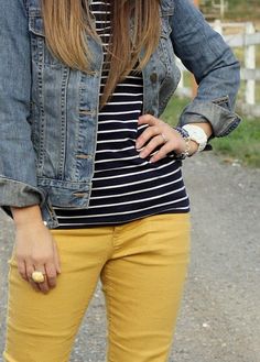 Mustard jeans, stripe tee and a denim jacket. Perfect spring outfit. Mustard Pants Outfit, Yellow Pants Outfit, Mustard Jeans, Mustard Pants, Perfect Spring Outfit, Yellow Pants, Pants Outfits, Outfit Trends, Colored Pants