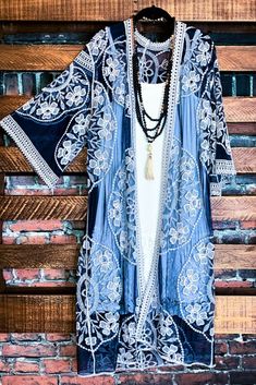 Dress Extender, Lace Poncho, Chiffon Cardigan, Boho Clothes, Grace And Lace, Curvy Style, Kimono Duster, Bee Jewelry, Plus Size Boutique