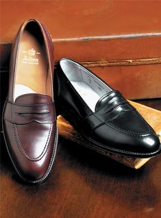 Classic Calf Leather Slip-ons With Brogue Detailing, Classic Calf Leather Almond Toe Slip-ons, Classic Wingtip Slip-ons With Brogue Detailing, Classic Wingtip Slip-ons With Rubber Sole, Classic Formal Loafers With Leather Lining, Classic Calf Leather Slip-ons For Office, Classic Leather Sole Slip-ons, Classic Slip-on Moccasins For Galas, Classic Slip-on Moccasins For Formal Occasions