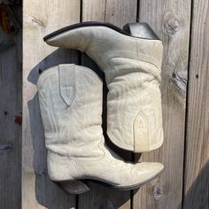 Gorgeous Isabel Marant White Leather Cowboy Boots. These Cowboy Boots Have Been Crafted From Leather And Feature Pointed Toes, 40 Mm Heels, Pull Tabs At The Sides, A Calf Height And Embossed Western Detailing. Listed As A French Size 40. I Wear At 8.5/9 And They Are Small On Me. I Would Recommend Them For A Size 8. These Are So Fun To Wear. Perfect With So Many Different Looks. Beautiful Stitching And Detailing. Worn Look Is International To The Design Of The Boot. Originally Sold For $890. Isabel Marant Shoes, Leather Cowboy Boots, Western Boots, Isabel Marant, White Leather, Cowboy Boots, Calf Leather, Bootie Boots, Ankle Boots