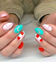 Preppy Christmas Nails Almond, Neon Holiday Nails, Fun Holiday Nails, Christmas Nails Fun, Gel Nails Ideas Christmas, Bright Holiday Nails, Fun Christmas Hair, Retro Christmas Nails, Preppy Christmas Nails