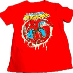 a red spider man t - shirt with the words amazing spiderman on it