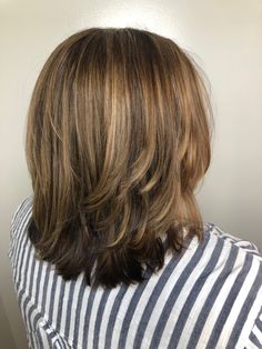 Shoulder Length Hair With Layers Highlights, Shoulder Length Hair With Flipped Ends, Mid Length Hair With Layers Blowout, 90s Layered Hair Back View, Mid Length Hair Feathered, Thick Short Hair Cuts, Square Layers, Make Your Hair Grow Faster, Hair Grow Faster