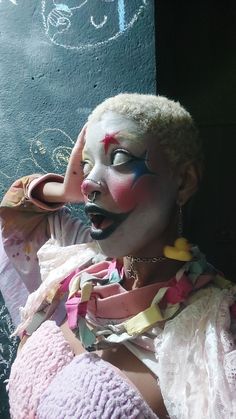 clown makeup Diamond Clown Makeup, Clown Lipstick, Grunge Clown Makeup, Punk Clown Makeup, Happy Clown Makeup, Grad Photos Makeup, Killer Clown Makeup, Punk Clown