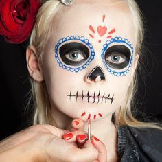 Alat Makeup, Kids Face Paint, Kids Makeup, Halloween Make Up, Halloween 2018, Halloween Cupcakes