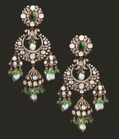 Victorian Jhumkas, Indian Bridal Jewelry Kundan, Bridal Jewellery Earrings, Diamond Chandelier Earrings, Victorian Earrings, Diamond Pendants Designs, Beads Mala, Online Gold Jewellery