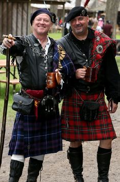 Scottish Outfit, Scotland Kilt, Ren Faire Outfits, Festival Outfits Men, Scottish Man, Tartan Accessories, Kilt Outfits