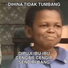 an image of a young boy smiling with the caption'dipuj ubuu gengar - gengir sendri bang '