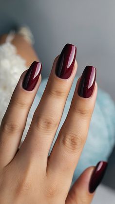 Get ready for the cozy and chic vibes of early fall with these must-try nail designs! 🍂💅 #EarlyFallNails #AutumnVibes #NailInspo #FallManicure #CozySeason #NailArt #TrendyNails #SeasonalNails #NailGoals #FallFashion" Cranberry Nails, Plum Nails, Autumn Nail, Hot Pink Nails, Cherry Nails, Holiday Nail