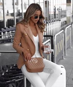 How To Wear White Jeans, White Jeans Winter, Winter Mode Outfits, Looks Chic, Work Outfits Women, Solid Clothes