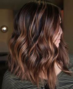 Balayage chocolat : ces nuances qui nous font fondre ! Winter Hair Color Trends, Winter Hair Color, Winter Hair, Hair Color Trends, Color Trends, Brown Hair, Black Hair, Highlights