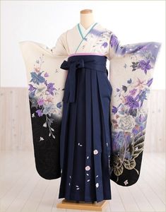 Japanese Traditional Clothing, Cute Kimonos, Kimono Japan, Traditional Japanese Kimono, Kimono Design, Old Fashion Dresses, Dress Design Sketches, Japanese Outfits, Asian Outfits