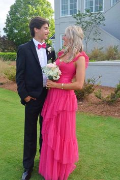 Hot Pink Long Prom Dresses A-line Tulle Tiered Pom Dress Ideas Preppy Homecoming Dresses, Preppy Prom Dresses, Poses Boyfriend, Preppy Homecoming, Pink Long Prom Dresses, Preppy Formal, Prom 23, Prom Pics, Tulle Prom Dresses