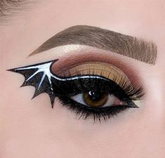 Bat Makeup, Halloween Makeup Artist, Halloween Makeup Witch, Meme Costume, Halloween Make-up Looks, White Liquid, Cute Halloween Makeup, Halloween Makeup Diy, Makeup Drawing