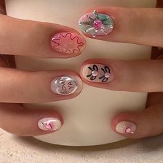 Kawaii Short Nail Art, Korean Summer Nail Art, Short Kawaii Nails, Kawaii Nails Short, Kutek Disney, Unghie Sfumate, Hippie Nails, Nagel Tips, Painted Nails