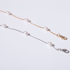 DescriptionDainty Beaded Pearl Chain Necklace - Minimalist Gold Silver Tone Curb Link Pearl Chain NecklaceProduct details: Size: 12.2" + 3.90" extWeight: 0.09 ozMaterial: 18k Alloy MetalColor: Gold/SilverHypoallergenic: YesFeatures & detailsThe sparkling beveled edge gives off a chic and modern charisma and will be perfect for adding some bling to your rapper or pimp costume.Electroplate gold silver coating gives it the look of quality. We confirmed our chains not easy to fade and can keep long long lifetime.Occasion: Casual. 90's Party. Prom. Class. Bar.Dancing.Extreme sport and other cool occasions. Perfect for birthday gift.anniversary gift. bridesmaid gift. engagement gift and so on.Any type of art can be kept alive only when it can breathe on its own!Happy Shopping :-) Elf Ear Cuff, Beach Jewelry Boho, Ring Sets Boho, Pearl Chain Necklace, Sunflower Earrings, Silver Coat, Necklace Minimalist, Enamel Bracelet, Pearl Chain