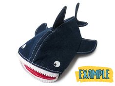 ♥ Sew a cool Pencil Case WhaleSharkAlmost everybody likes the whale shark pencil case. It is the eye-catcher at school!But it also makes a lot of fun at university, in the office, in your handbag or in the bathroom!It is big enough for all necessary school utensils, like pencils, ruler, scissors, glue stick, sharpener, eraser and cheat sheet ;-)The pencil case WhaleShark is already a joy to sew.♥ SizeThe whale shark bag is about 28 cm (11") long, 22 cm (8.5") wide and 12 cm (4.6") high including Whale Shark Bag, Shark Pencil Case, Pattern Pencil Case, Pencil Case Pattern, Shark Bag, Cool Pencil Cases, Wallet Sewing Pattern, Hand Knit Blanket, Repair Clothes