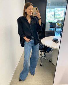 11 Chic Button-Up Shirt Outfits for Women | Who What Wear Linen Shirt Outfit, Button Down Outfit, Black Linen Shirt, Popular Jeans, Black Button Up Shirt, Look Jean, Black Button Down Shirt, High Rise Wide Leg Jeans, Jean Large