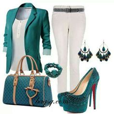 Turquoise Blazer, Turquoise Clothes, Moda Chic, Diva Fashion, White Pants, Dream Wardrobe