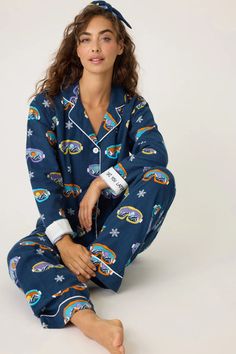 Brave the winter slopes in style with our Ski You Later PJ Set. Designed for the adventurous, this set features a charming ski print on the shirt, alluding to the thrill of hitting the slopes. Made from premium materials, it offers both comfort and... Rails Clothing, Ski Print, Capri Set, Tie Waist Pants, Bamboo Pajamas, Flannel Pajama Sets, Collared Top, Kickee Pants, Retro Brand