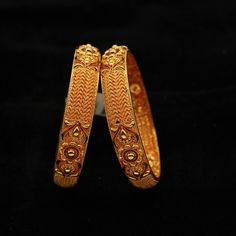 22k gold bangle, 22k yellow gold bracelet pair, indian gold bangle, traditional bangle, wedding gold bangle, indian jewelry meena design Metal - Yellow Gold Purity- 22 Karat Yellow Gold Weight- 38.53 grams approx Width- 1.3 cm Length- 6.2 cm approx inner diameter Click For More https://www.etsy.com/in-en/shop/morvijewels?ref=seller-platform-mcnav