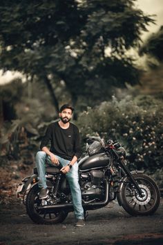 Jawa bikes Jawa forty two Arindam bikes Ledis Photo, Jawa 42 Bobber, Jawa Classic, Jawa 42, Jawa Motorcycle, Motorcycle Photo Shoot, Outdoor Poses