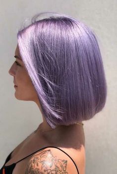 Lilac Bob Hair, Lavender Hair Short, Soft Purple Hair, 2023 Haircolor, Short Lavender Hair, Lavender Bob, Lavender Hair Color Ideas, Lilac Hair Color